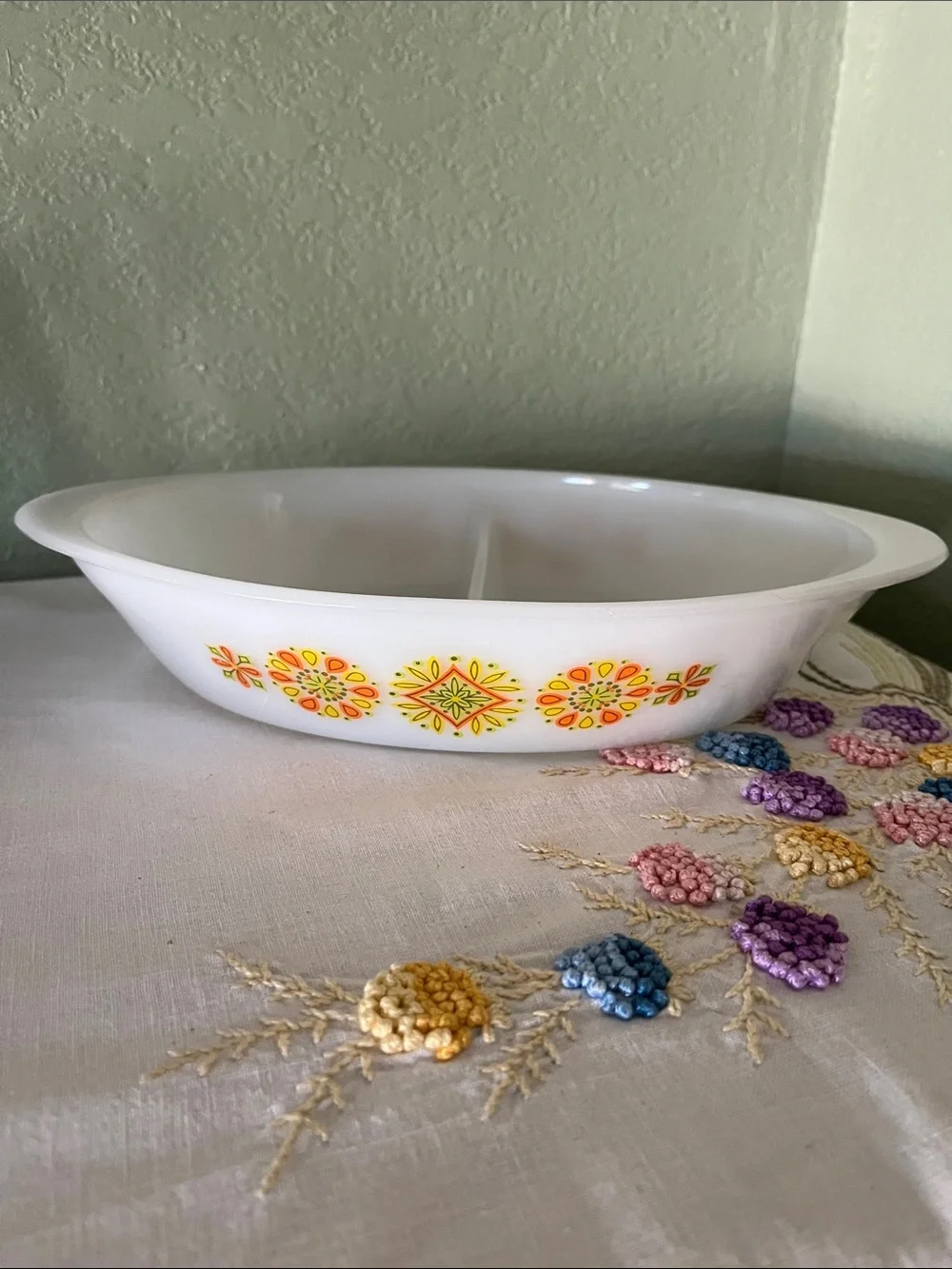 Vintage 1970s Glasbake Hellenic Casserole Dish – J-2352